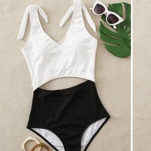 Two Tone Rib Cut-Out One Piece Swimsuit